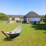 Glamping Pogorzany - Jurty *