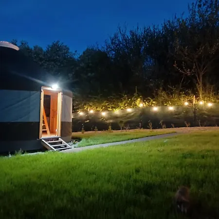 Glamping Pogorzany - Jurty Campo de lujo