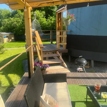 Glamping Pogorzany - Jurty *