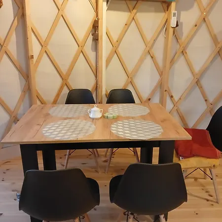 Glamping Pogorzany - Jurty *