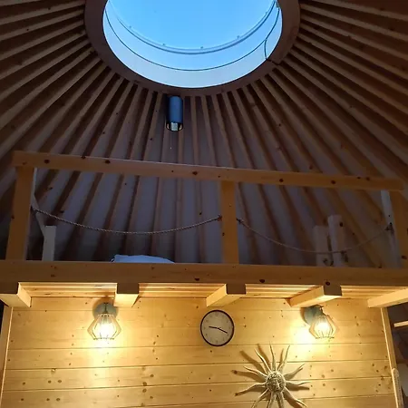 Luxusní stan Glamping Pogorzany - Jurty *