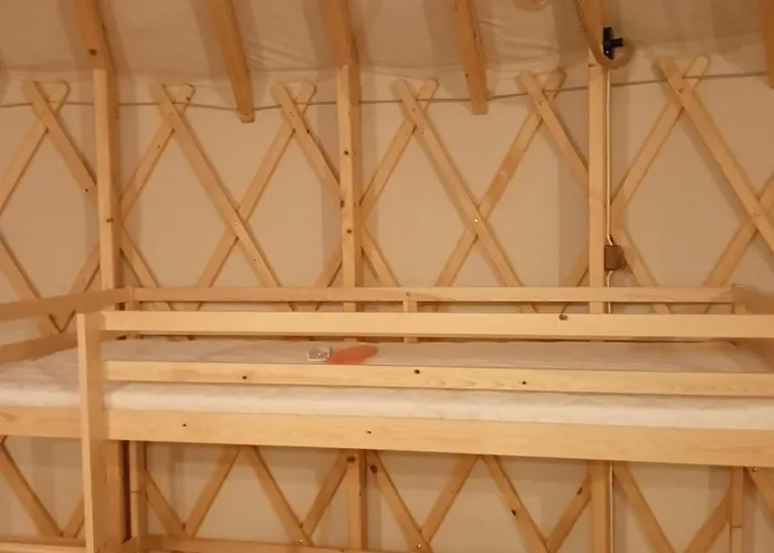 Glamping Pogorzany - Jurty *