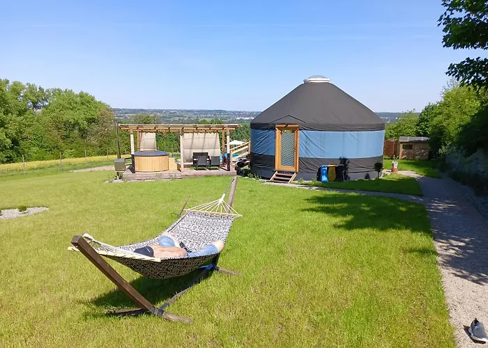 Glamping Pogorzany - Jurty *